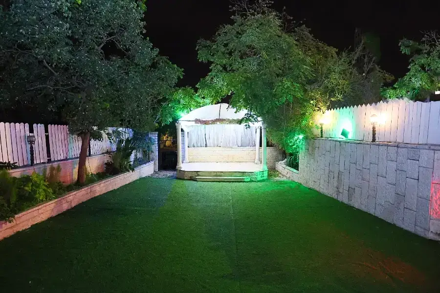 חצר החופה של המתחם
